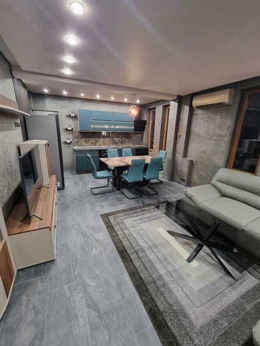 Продава се Двустаен апартамент в София, Център - 66 кв.м за 5673 €/кв.м - Снимка #1