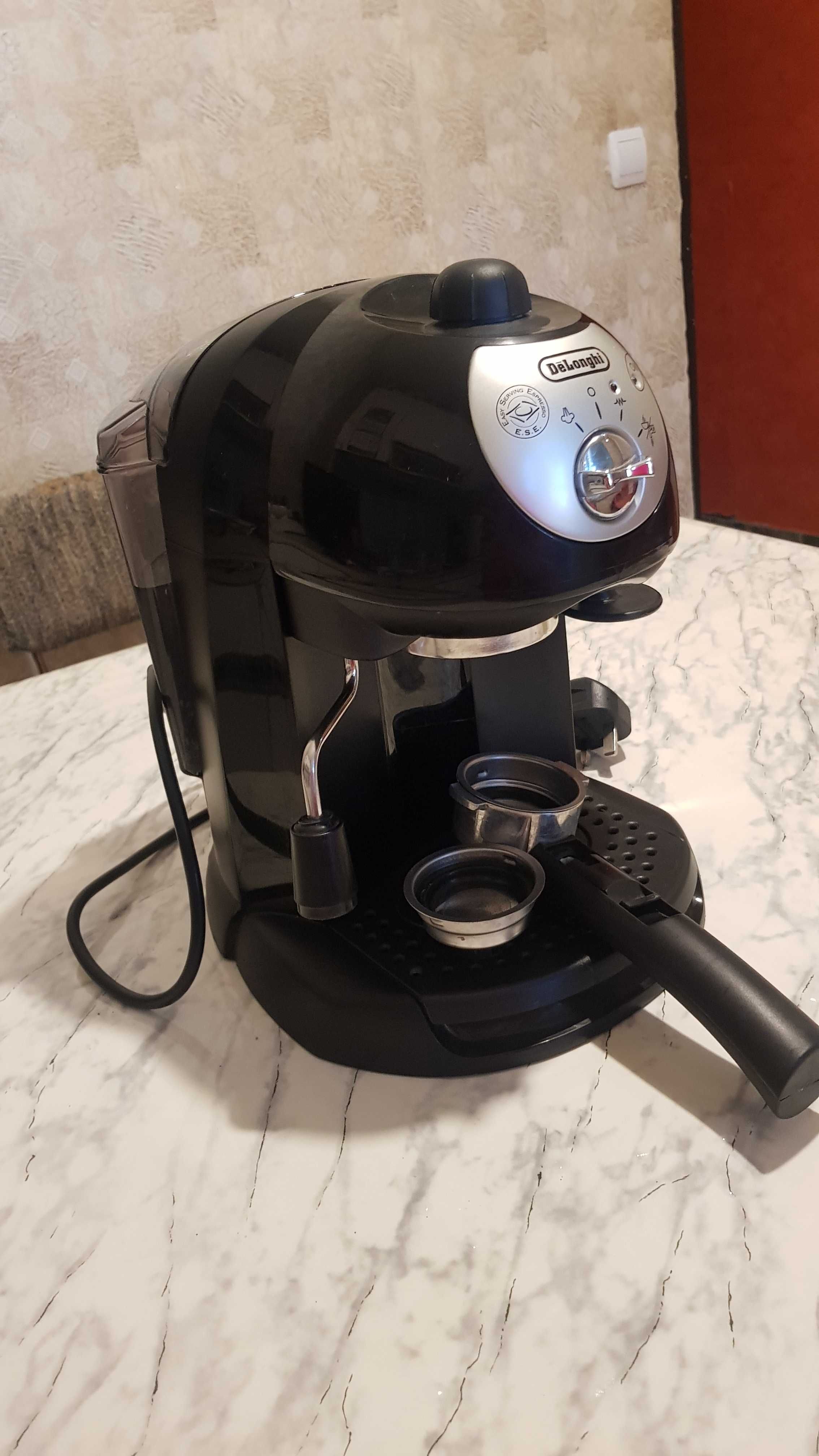 Кафемашина DeLonghi EC200