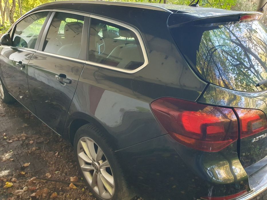 Dezmembrez astra j 1.6cdti facelift