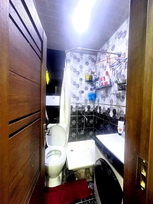 Kvartira sotiladi shayhontoxur chorsu 3-4/1/4 70 m2 gishtli uy