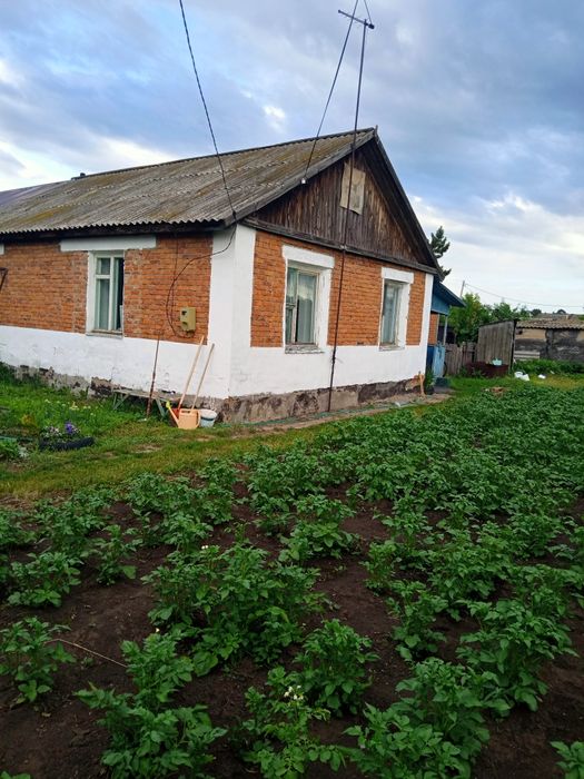 Продам или обменяю на квартиру 1/2 дома в с.Бесколь