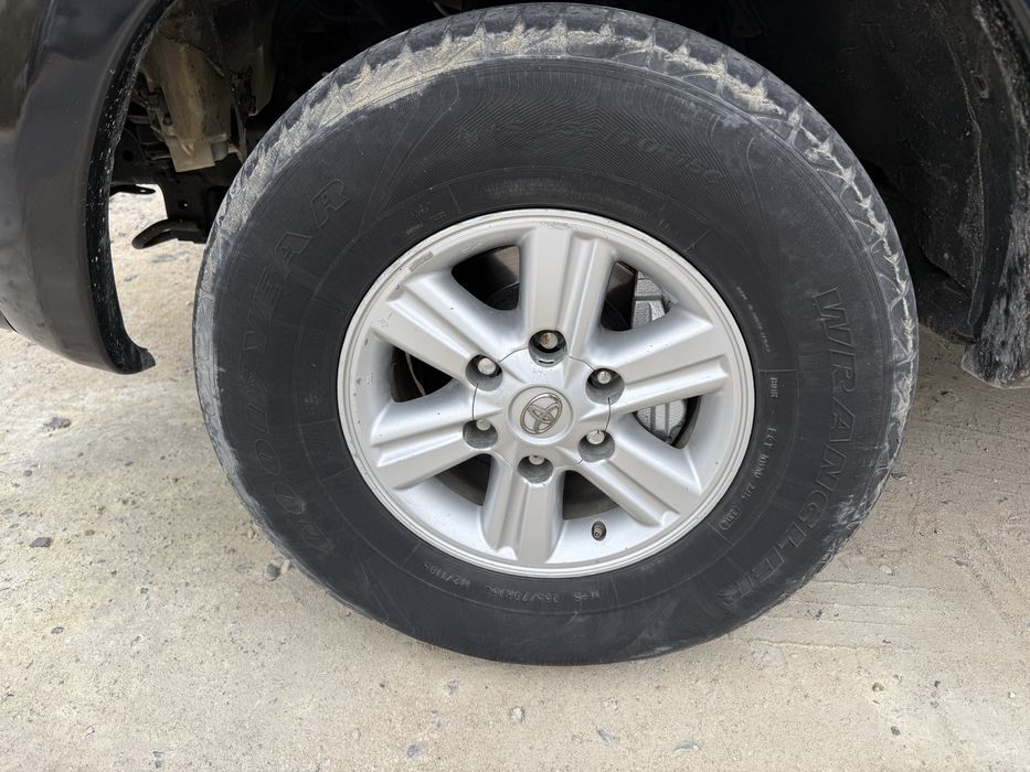 Продам диски Р15 на хайлюкс 6х139.7