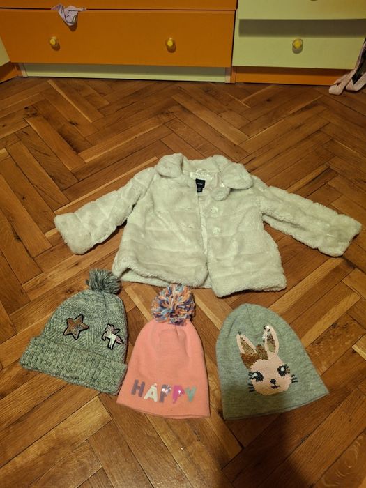 Лот шапки и палто момиче