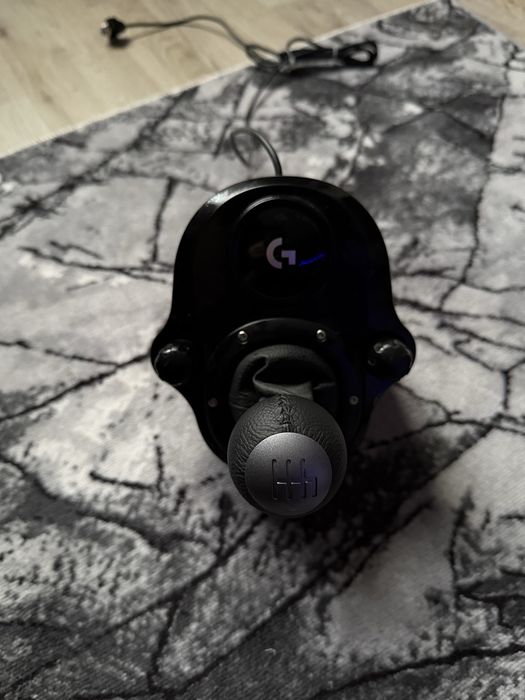 Logitech Driving Force G29-Волан с педали и Driving Force Shifter