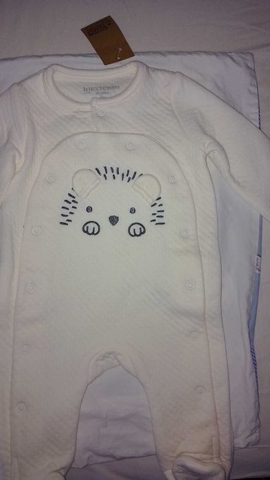 Vând hăinuțe bebeluș noi, cu eticheta