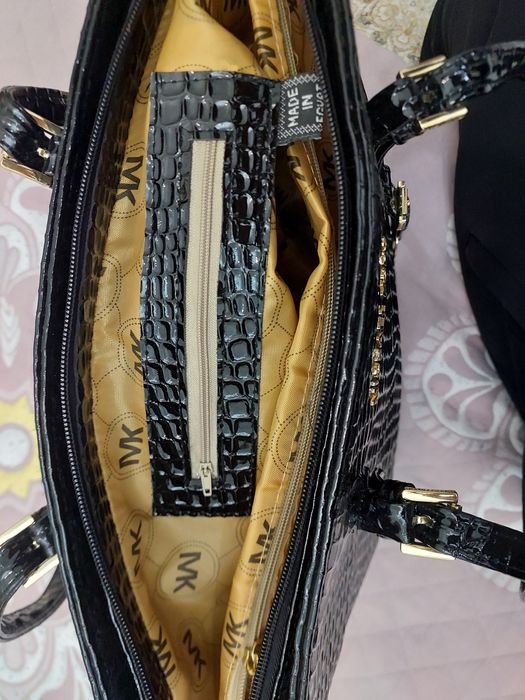 Продаётся сумка  Michael Kors