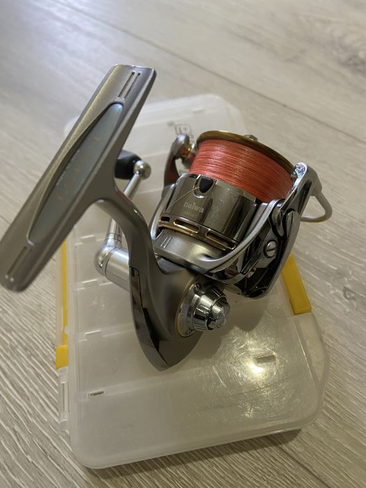 Продавам Daiwa Exist 2500