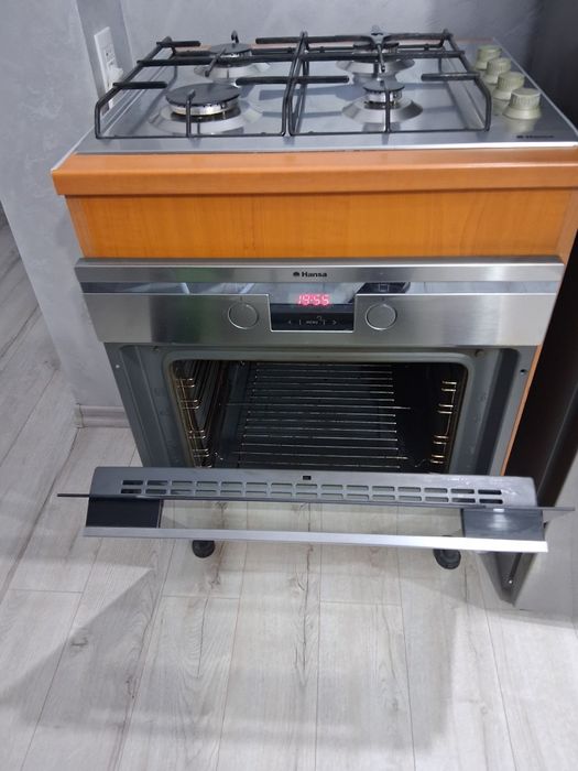 Plita gaz si cuptor electric Hansa