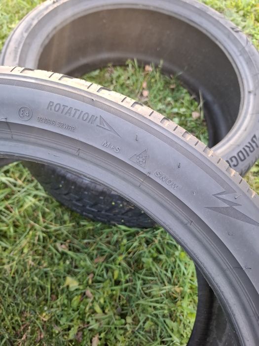 Vand 2 sau 4  anvelope 265 40 20 brigestone de iarna dot 2021