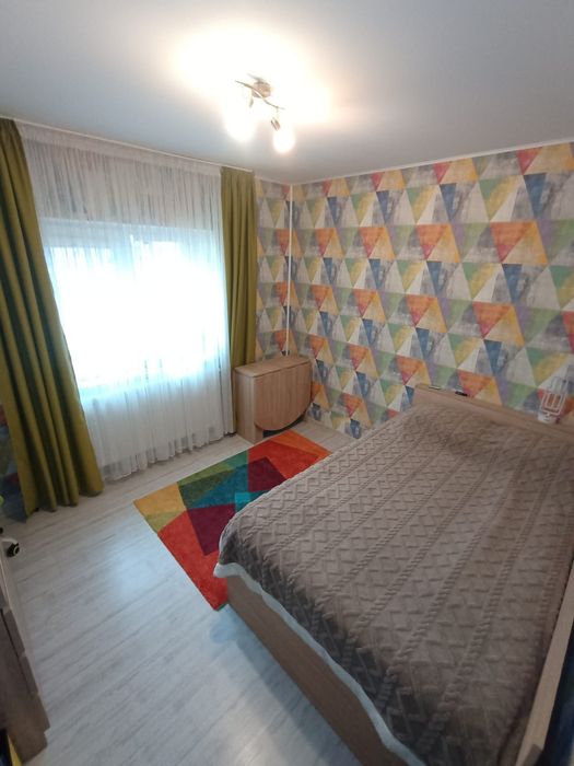 Vand apartament 3 camere