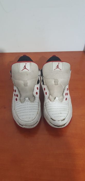 Jordan max aura 5