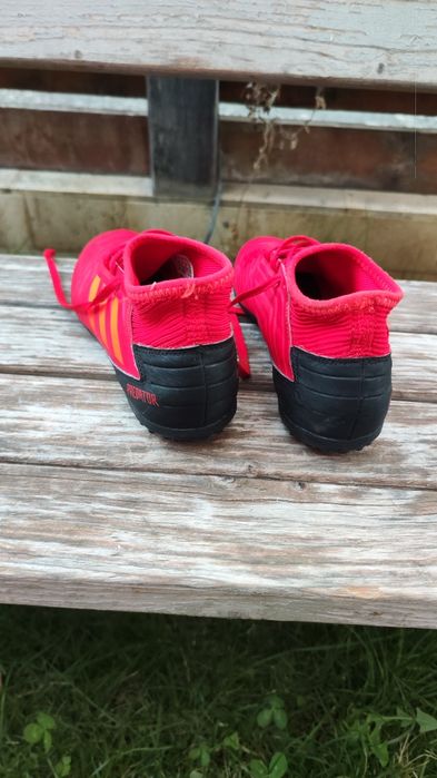 Adidas fotbal teren sintetic