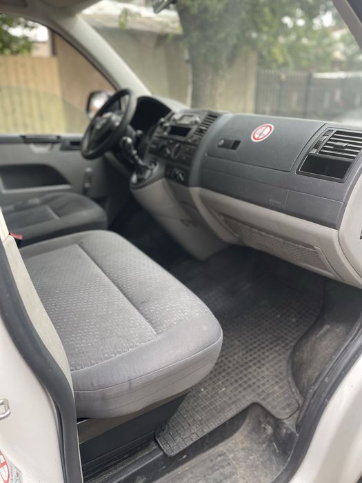 Dezmembrez VW transporter T5 2.0 TDI an 2013