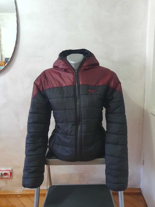 Geacă NIKE, Toamnă-Iarnă, Bărbați, Mărimea S (10-15 ani)