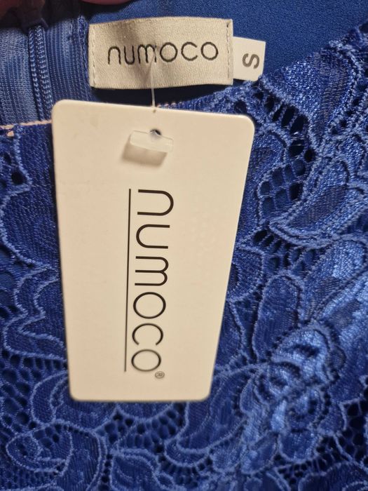 Нова рокля. Прекрасна за специални поводи.