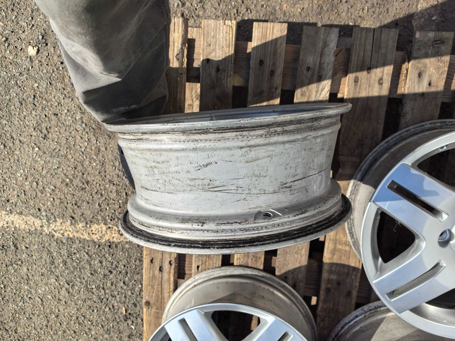 15 цола 5 х 100 мм Фолксваген / Шкода / Сеат / АУДИ - 6 Инча / ЕТ 38