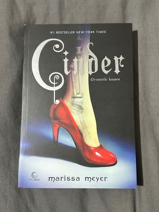 Cinder, Marissa Meyer