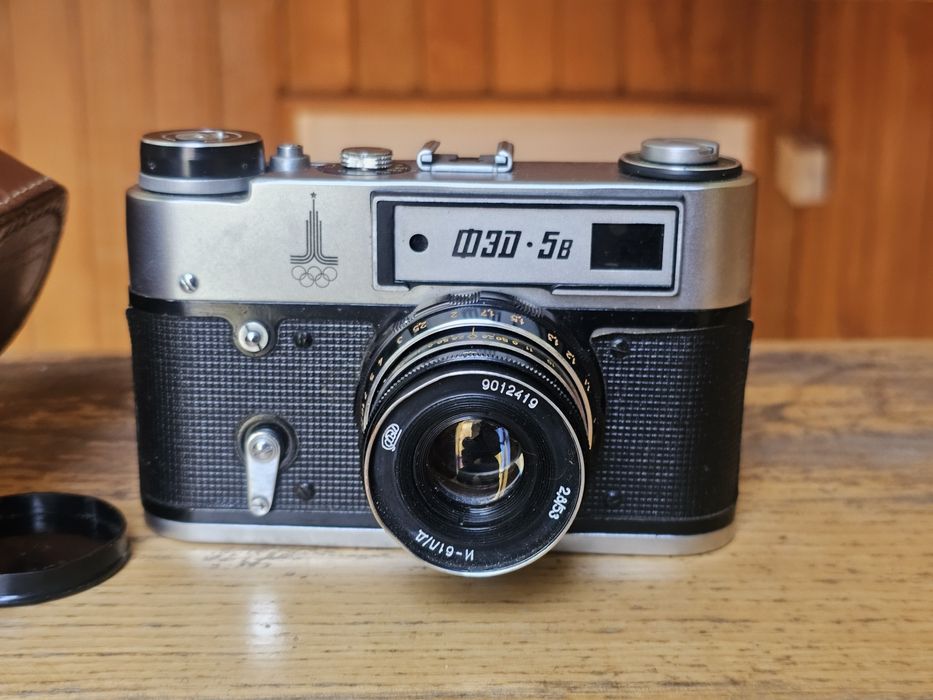 Aparat foto vintage FED‑5 „Olympic Games” cu husă originală – stare bu