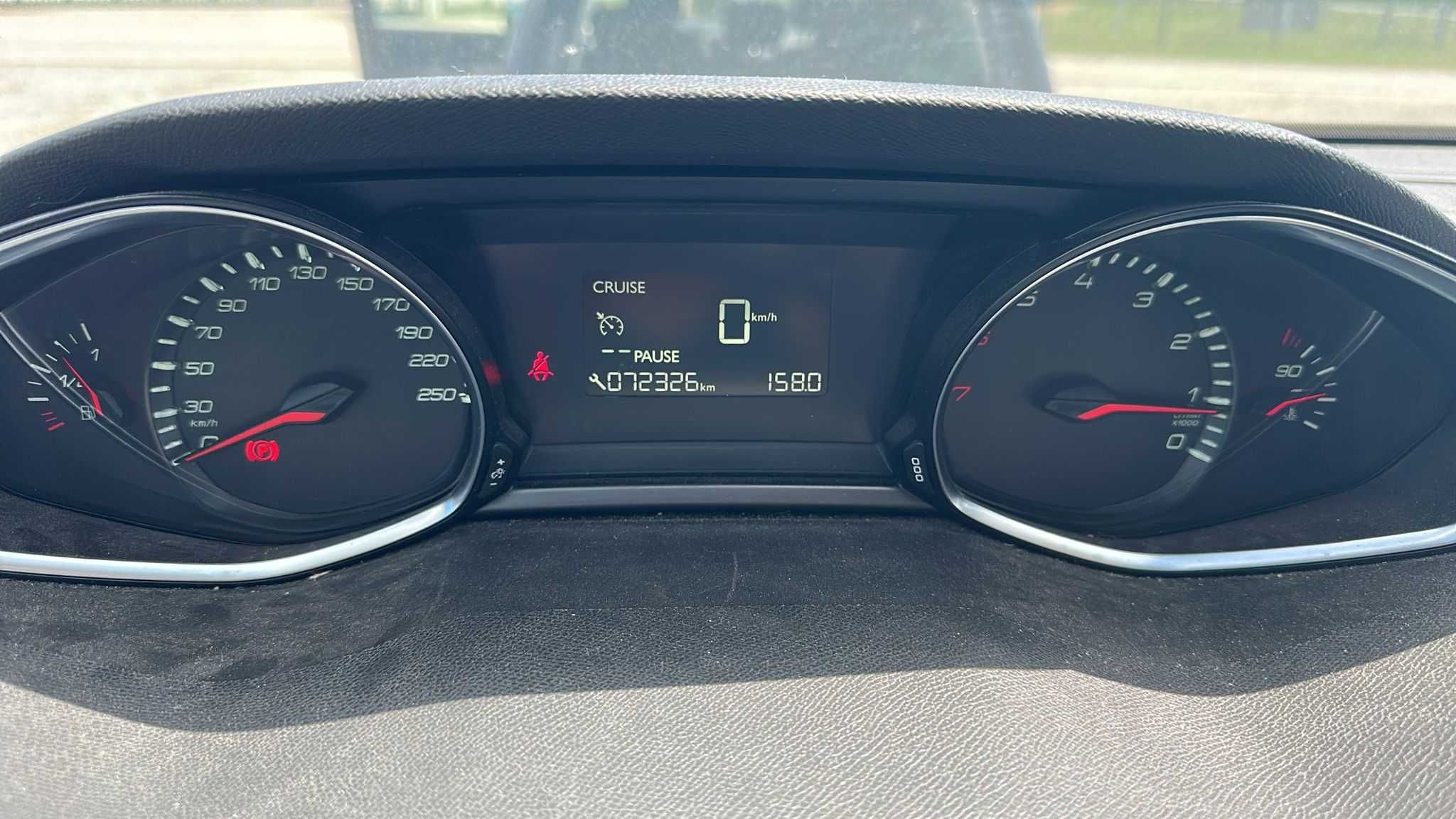 Dezmembrez Peugeot 308, an fabricație 2015