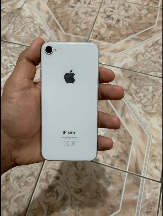 de vânzare iphone 8 alb 64GB baterie 100%+husă și încărcător cadou