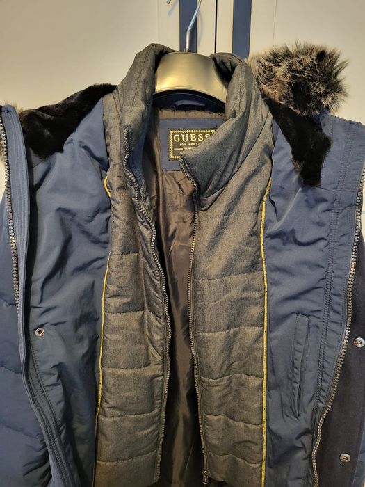 Vând geaca de iarna Guess