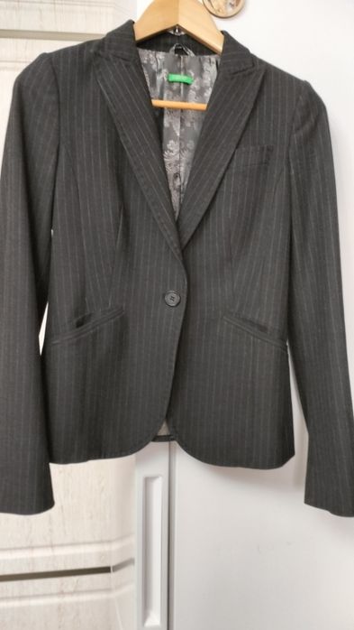 Продам девичьи вещи, размер 42-44-46. Платья, пиджаки, топики