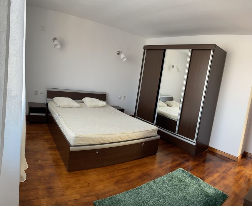 Vand apartament 3 camere in Cetate