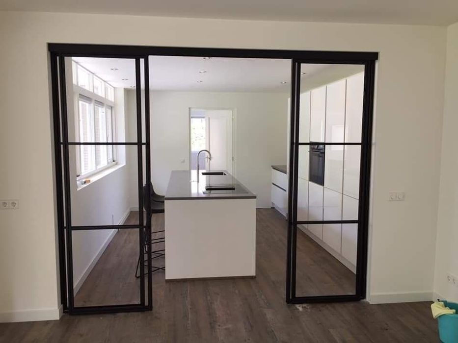 Лофт перегородки и двери из металлического профиля под заказ