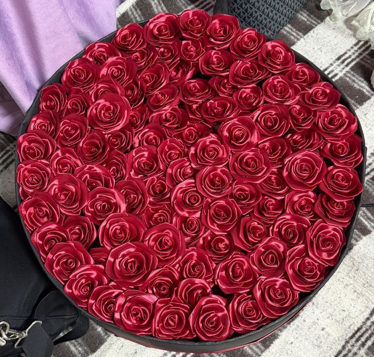 101 атласных роз