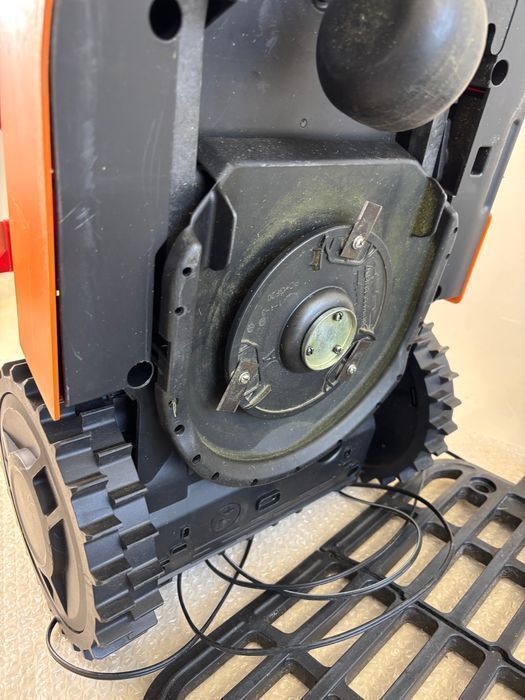 Robot de tuns iarba WORX Landroid S WR130E pentru grădini mici