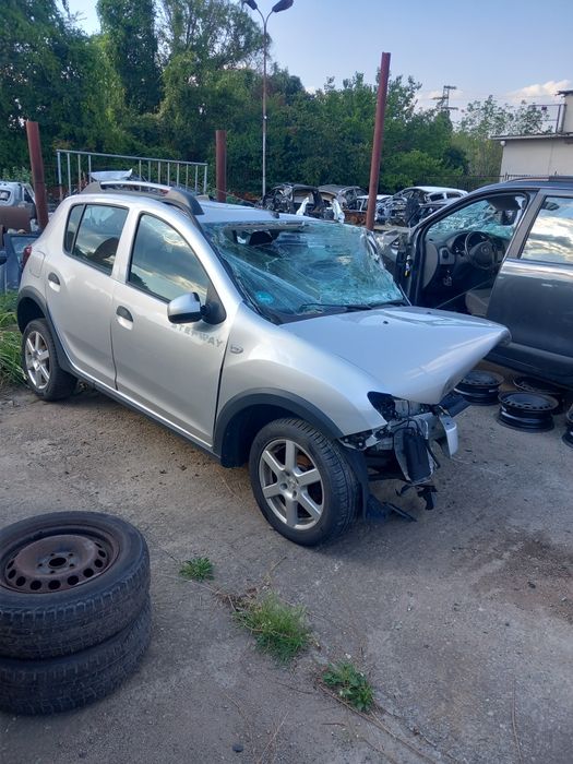 Дачия сандеро 2015г 0.9Турбо на части