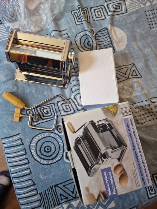 Mașină pentru paste