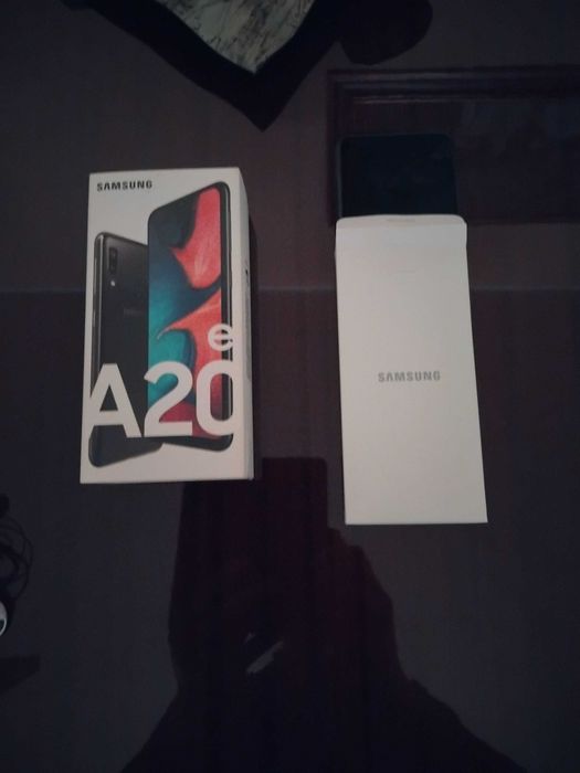 Tel. Samsung A20e