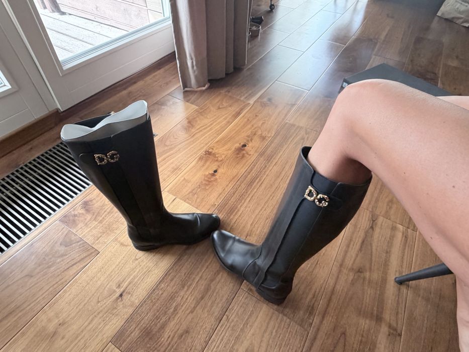 Уникален ботуш D&G носен няколко пъти