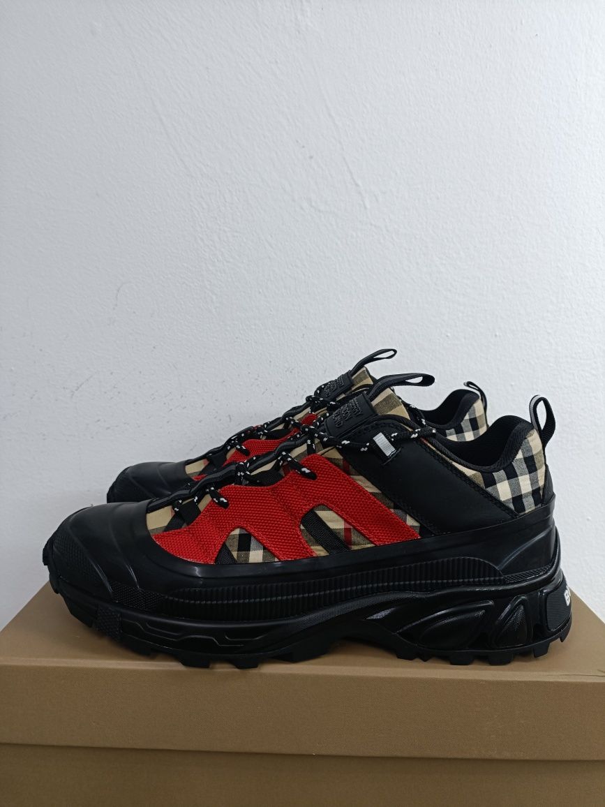 Burberry Arthur номер 41-42
