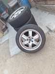 Vând jente cu cauciucuri de iarnă  R17