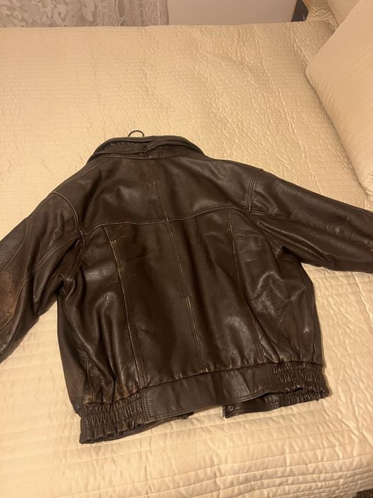 Geaca din piele , guler imblanit