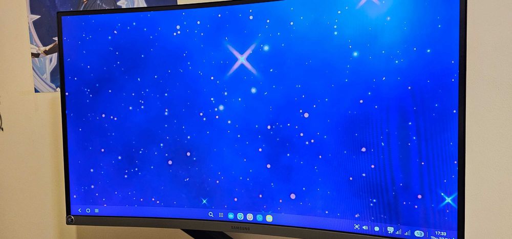 Монитор Samsung 27 инча с пневматична стойка