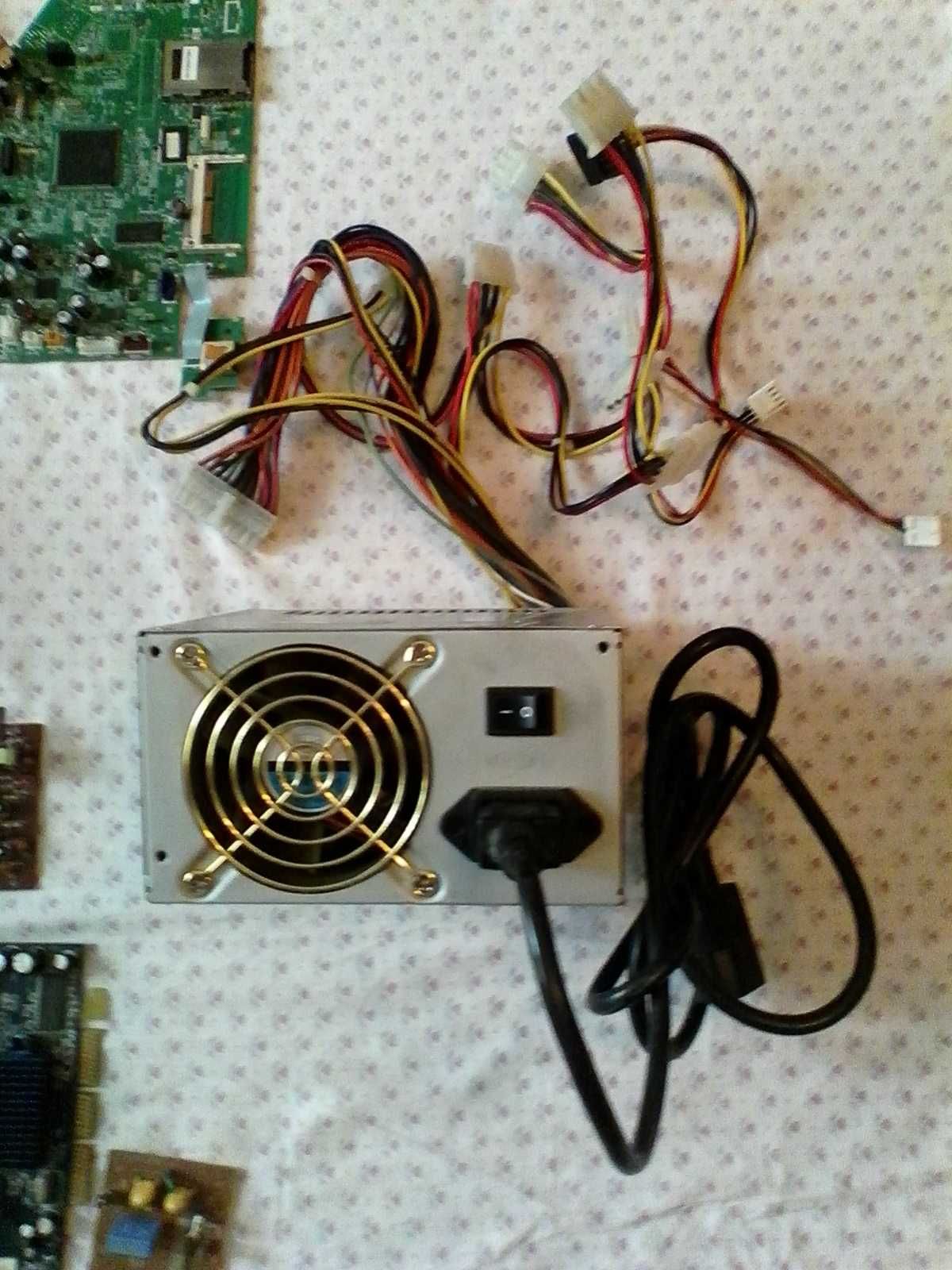 Componente de calculator și un ventilator