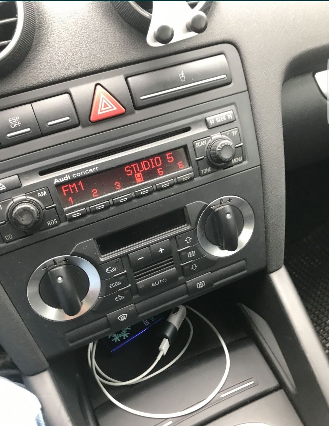 Rama adaptoare Audi A3 dupa 2003 cadru montaj radio CD aftermarket