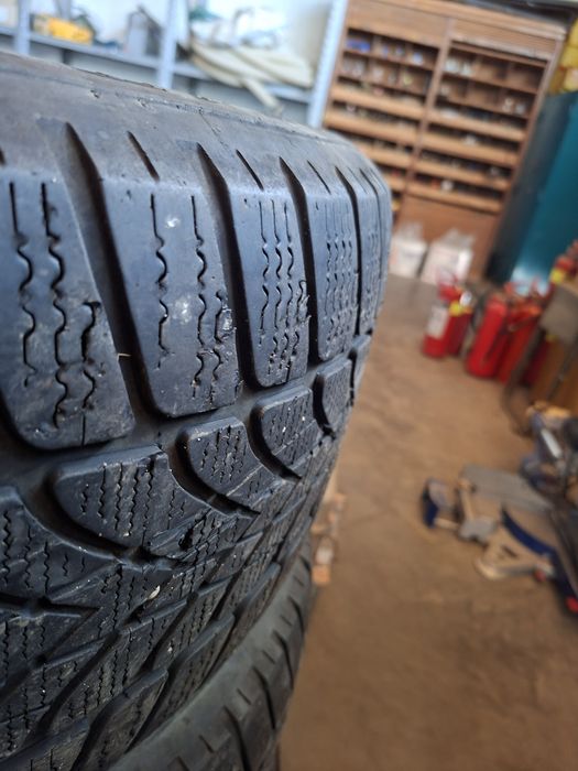 Продавам зимни гуми