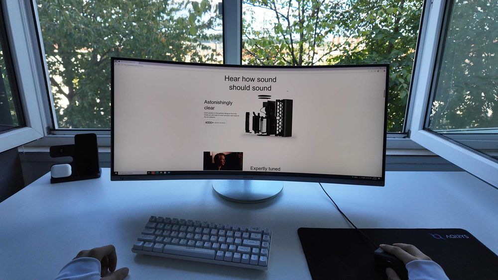 Monitor Curbat Reglabil Samsung - 34-inch QHD Ultrawide