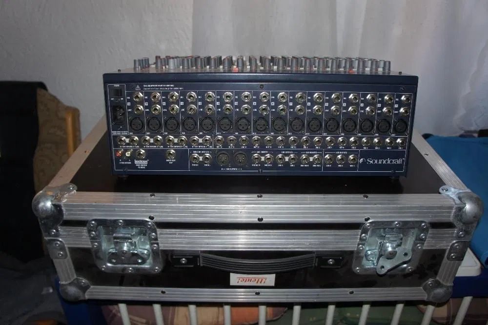 Mixer soundcraft fx16 ii + cufar