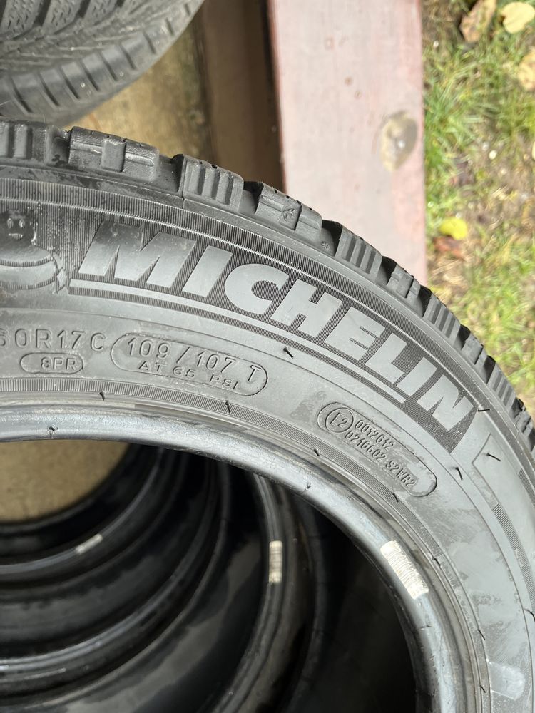 Продавам 4бр зимни гуми 215/60R17C Michelin Agilis