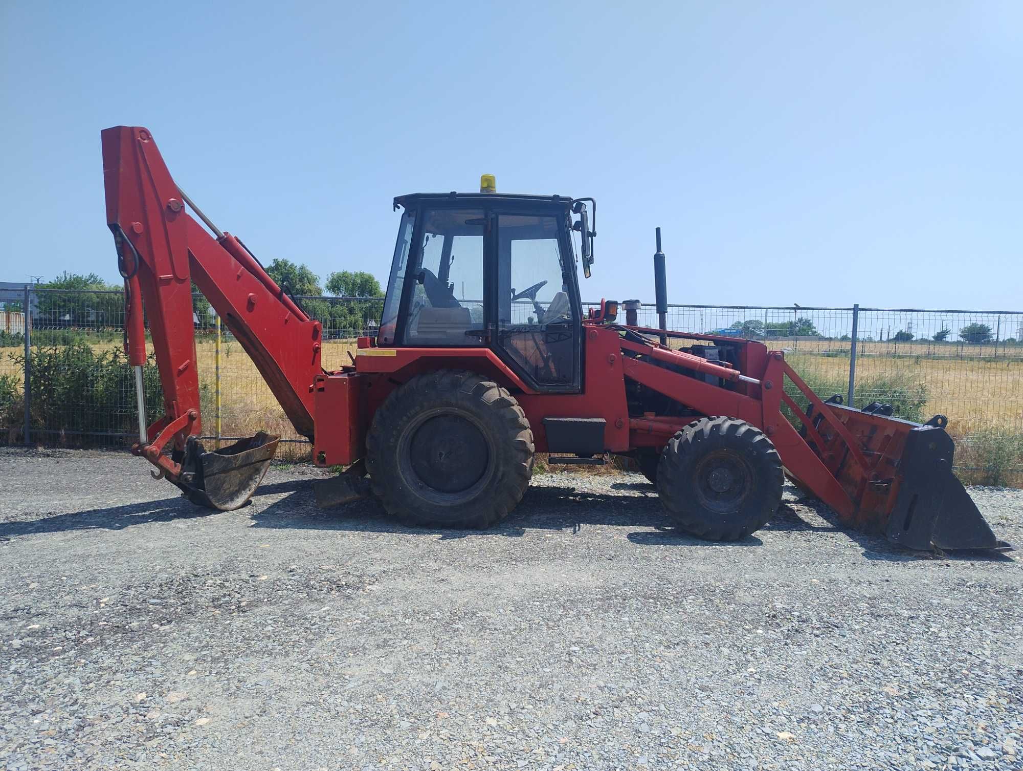 Buldoexcavator Fai Komatsu