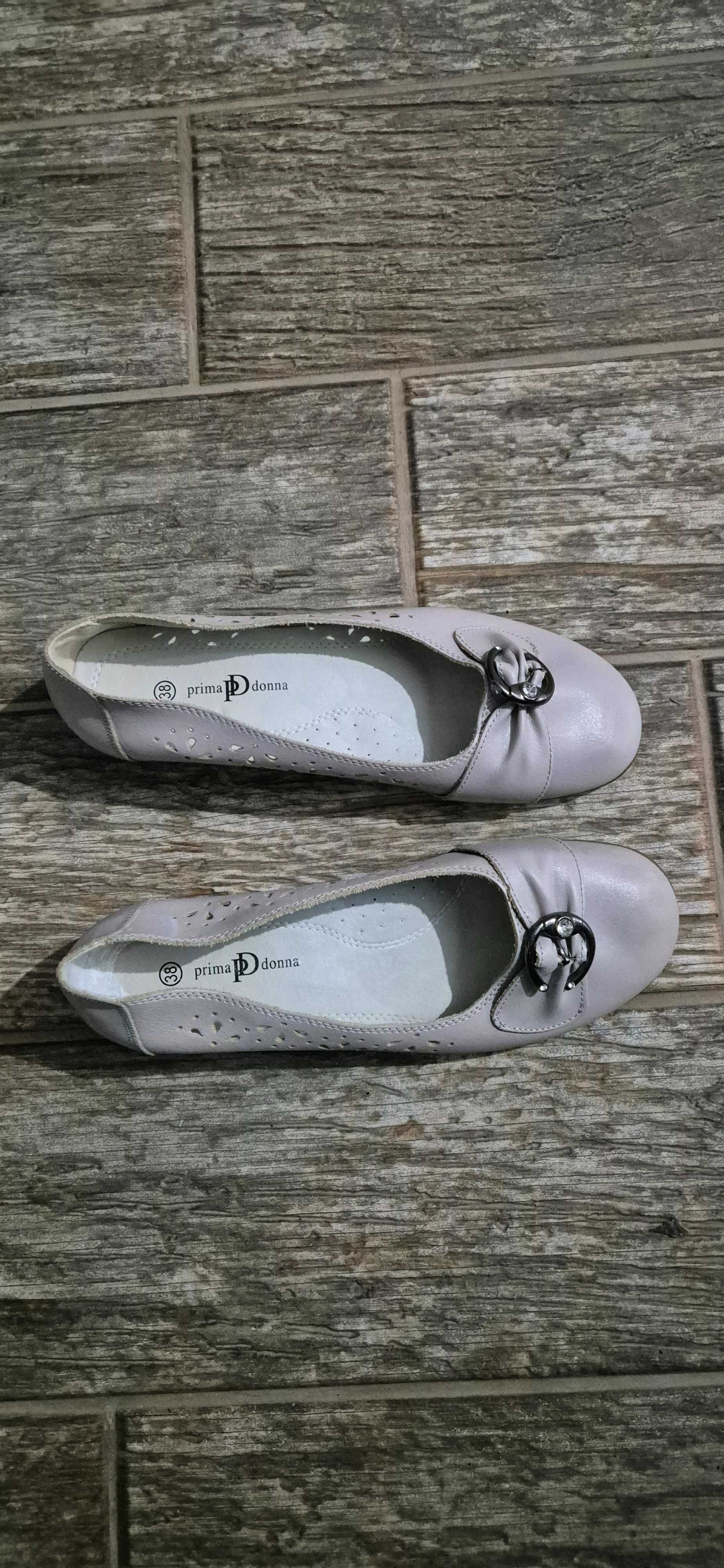 Balerini/pantofi din piele PrimaDonna fara toc marimea 38