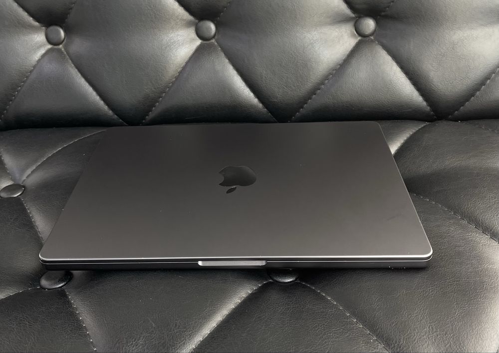 Apple MacBook Pro M3 Pro 14-inch 2023  года в хорошем состояние