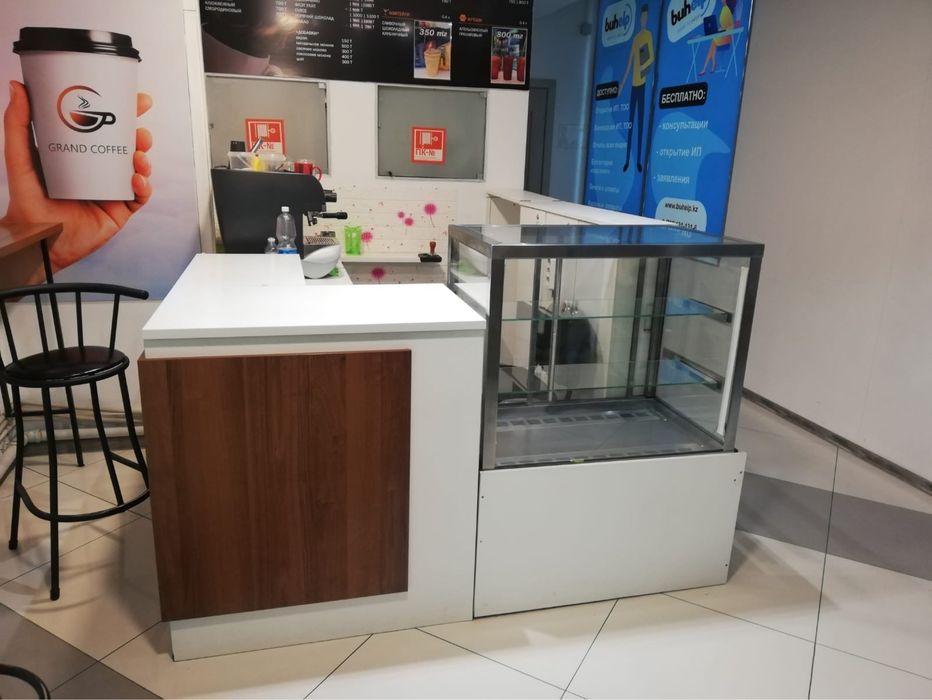 Продам островок для кофейни шкафчики с холодильником