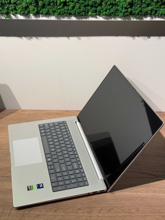 HP Envy 17 Touch Ultra 7 155U 32GB NVIDIA RTX 3050 1TB SSD WiFi7 Win11
