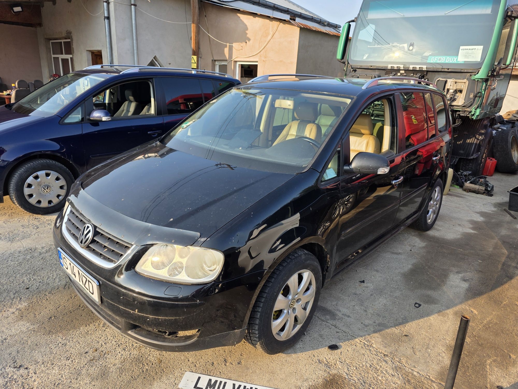 Dezmembrez Touran 2.0 AZV motor functional